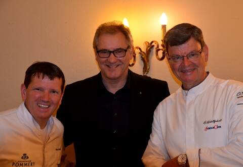 Harald Wohlfahrt, Thomas Brockmann und Bernd Werner (von rechts) bei der „Harald-Wohlfahrt-Sterne-Gala“ auf Schloss Eberstein.