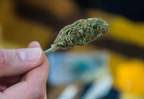 Der 39-Jährige hatte Cannabis konsumiert, als er von der Polizei erwischt wurde.