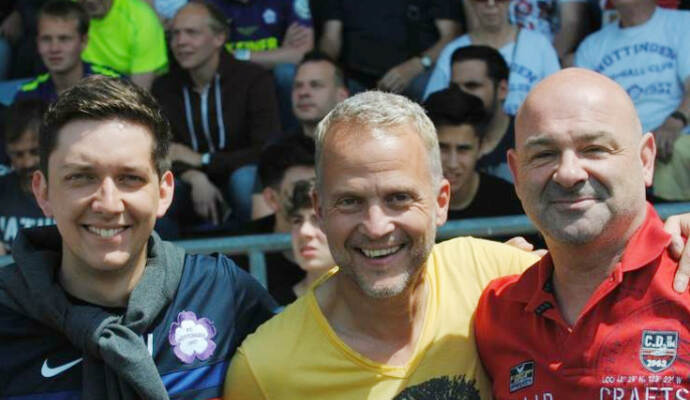 Trainer Stefan Willmann (links) und Jugendleiter Wolfgang Heumann (Mitte) wollen auch nach der SG-Auflösung gute Jugendarbeit beim FC Nöttingen leisten, damit Oberliga-Coach Michael Wittwer irgendwann mal davon profitieren kann. 