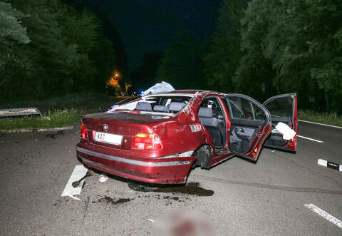 Das Wrack des Unfallautos.