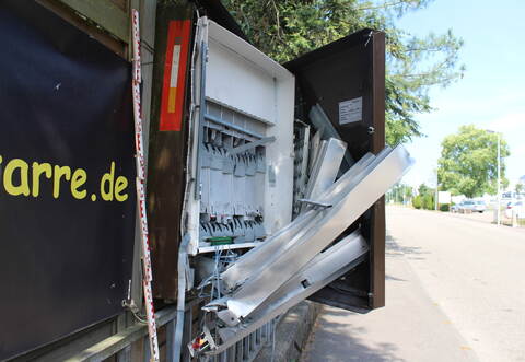 Der Zigarettenautomat wurde erheblich beschädigt.