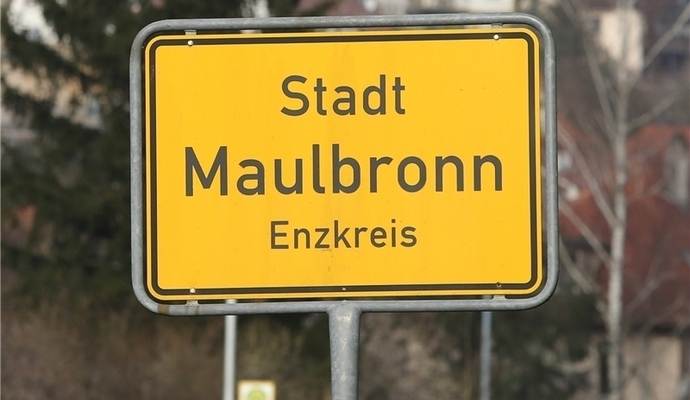 Nachdem schon mehrfach Ortsschilder in Maulbronn gestohlen wurden, beklagt die Gemeinde nun eine neue Vandalismus-Variante. 
