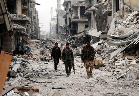 Zerstörtes Damaskus: Der Verdächtige soll für die Terror-Miliz als Sprengstoffexperte aktiv gewesen sein.