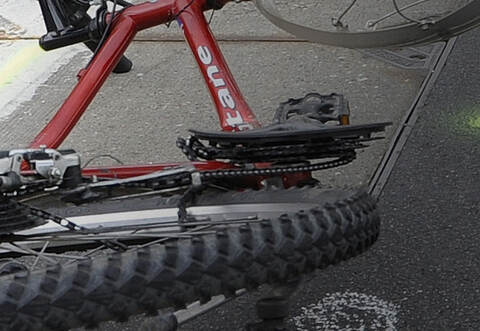 Der Radfahrer trug keinen Helm. Er wurde schwer verletzt.