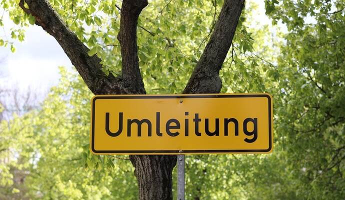 Der Verkehr wird während der Sperrung der Öschelbronner Straße umgeleitet.