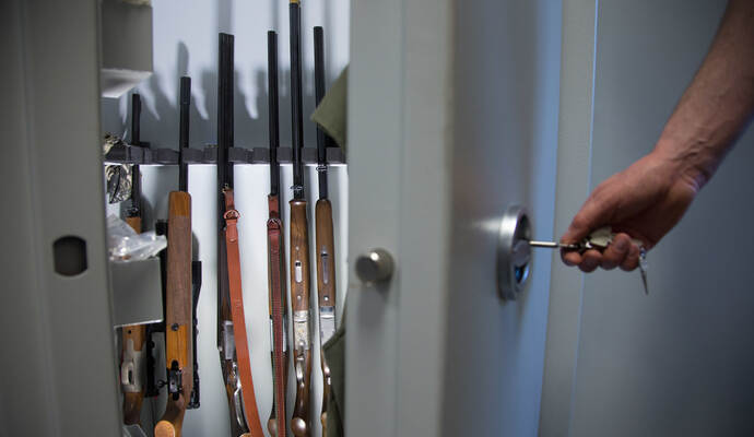 Wieviel Schusswaffen besaß der vermisste 50-Jährige aus Birkenfeld-Gräfenhausen? Und wo sind diese? Diese Fragen versucht die Polizei jetzt zu klären.