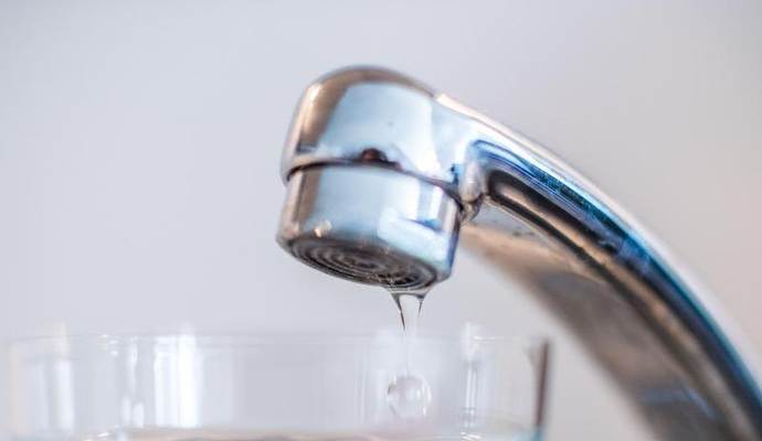 Das Trinkwasser im Remchinger Ortsteil Wilferdingen wird wegen bakterieller Verunreinigung im Niederzonenbereich gechlort.