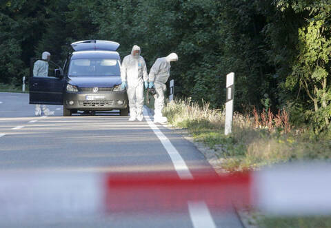 Welche Spuren haben die Ermittler der Polizei am Fundort der Leiche auf der L340 zwischen Dobel und Bad Herrenalb gefunden? Aus ermittlungstaktischen Gründen wird dazu noch nichts bekanntgegeben.