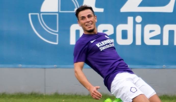 Nöttingens Torjäger Ernesto de Santis traf zwar zum 1:2, konnte die Partie aber nicht drehen.
