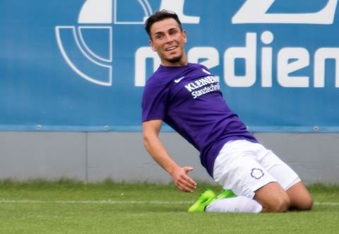 Nöttingens Torjäger Ernesto de Santis traf zwar zum 1:2, konnte die Partie aber nicht drehen.