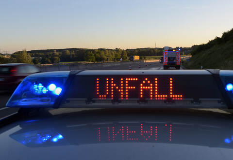 Der Unfall führte zu einem mehrere Kilometer langen Stau auf der A8.