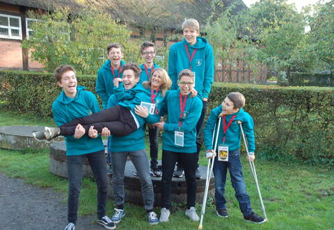 Von links: Ruben Keitel, Bernd Simon, Richard Simon, Alessandro Engelhardt, Teresa Engelhardt, Max Striegel, Lion Martin, Hannes Klotz