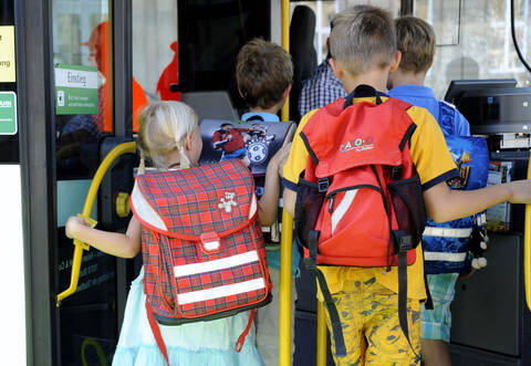 Elternbeirätin Süsser befürchtet, dass nach der Umstellung „Kinder an den Haltestellen stehenbleiben werden.“