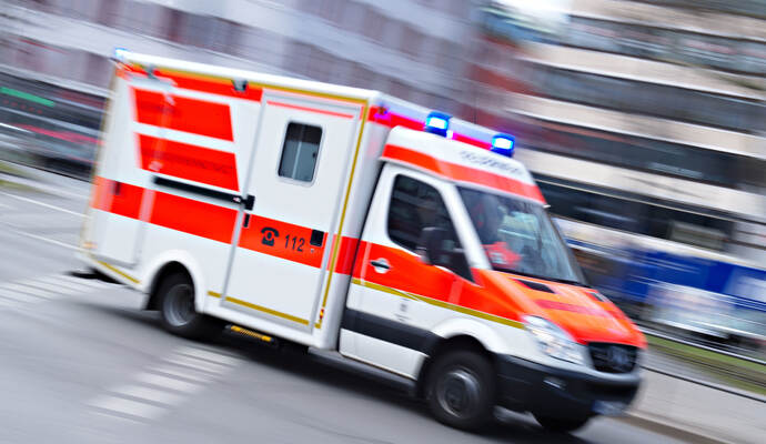 Das Kind wurde vorsorglich in eine Klinik gebracht. Das Kind wurde vorsorglich in eine Klinik gebracht.