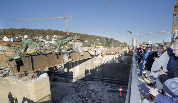 A8 bei Pforzheim: Arbeiten unter Hochdruck auf größter Baustelle der ...