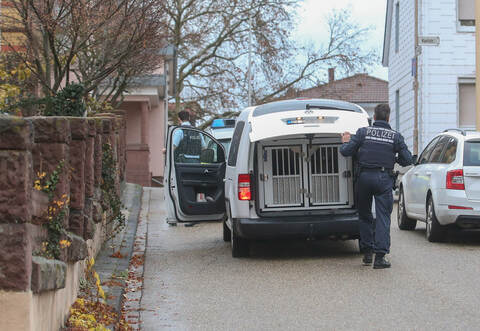 Unter anderem war ein Hundeführer mit vor Ort bei dem Einsatz in Birkenfeld.