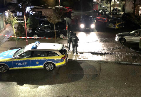 Der Marktplatz wimmelte nur so vor Einsatzkräften.