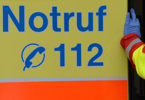 Der Rettungsdienst brachte den 18-Jährigen ins Krankenhaus.