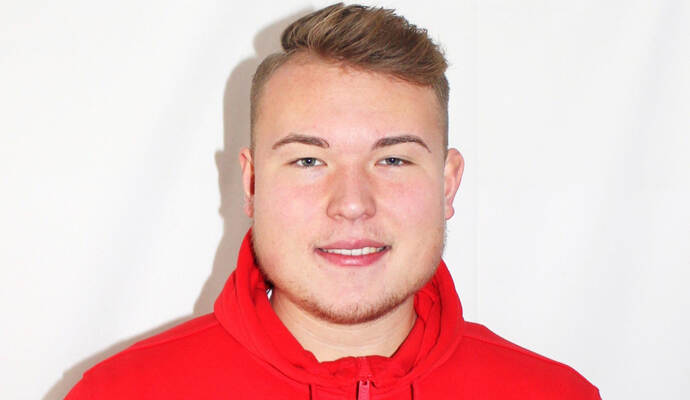 Beim Wettbewerb „Fußballhelden gesucht“ des Badischen Fußballverbands und des DFB  wurde Oliver Kern vom TuS Ellmendingen geehrt. Beim Wettbewerb „Fußballhelden gesucht“ des Badischen Fußballverbands und des DFB  wurde Oliver Kern vom TuS Ellmendingen geehrt.