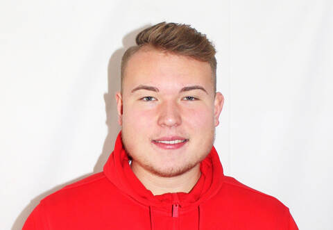 Beim Wettbewerb „Fußballhelden gesucht“ des Badischen Fußballverbands und des DFB  wurde Oliver Kern vom TuS Ellmendingen geehrt.