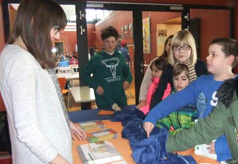Viel zu sehen und zu ertasten gab es beim Aktionstag an der Königsbacher Schule.