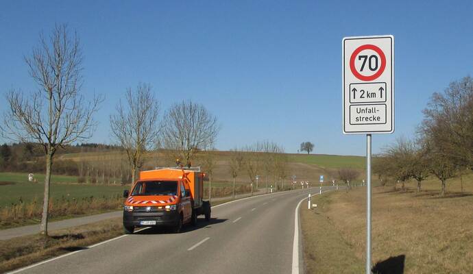 Zwischen Königsbach und Wössingen gilt jetzt Tempo 70.