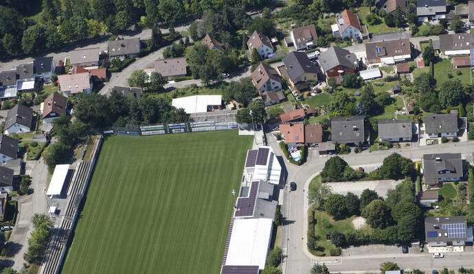 Gleich zweimal schlugen unbekannte Diebe zu und stahlen beim FC Nöttingen und beim FC Germania-Singen Wertgegenstände aus den Umkleidekabinen.