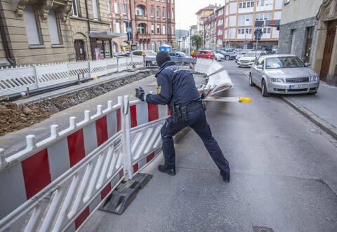 Bauzäune wie hier in Pforzheim waren ein beliebtes Opfer der Sturmböen.
