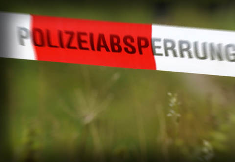 In der Enz ist am Sonntagmorgen eine Leiche entdeckt worden.