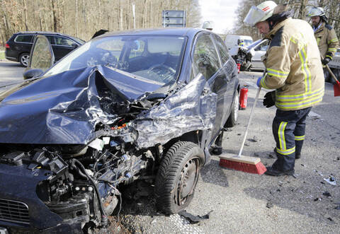 Drei Fahrzeuge waren an dem Unfall beteiligt.