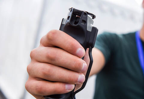 Trotz des Einsatzes von Pfefferspray ließ sich der Angreifer nicht beruhigen.