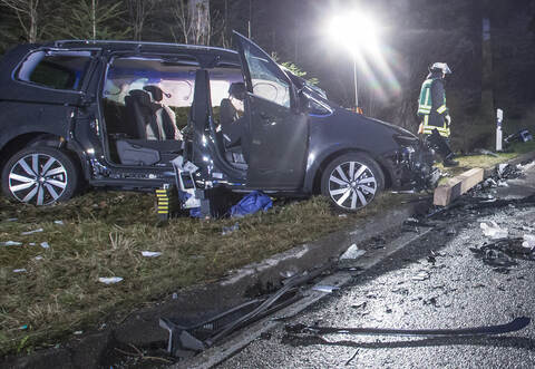 Ein Todesopfer und drei Schwerstverletzte hat der schwere Verkehrsunfall auf der B294 bei Bad Wildbad-Calmbach im April gefordert.
