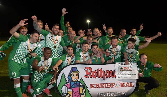 Zwei frühe Tore und ein 1:1 nach 90 Minuten - auf dem Platz des 1. FC Dietlingen musste das Finale im Pforzheimer Kreispokal in der Verlängerung entschieden werden. Mit 2:1 besiegte der FV Öschelbronn (Foto) den FV 08 Göbrichen nach einem spannenden Pokalfight.