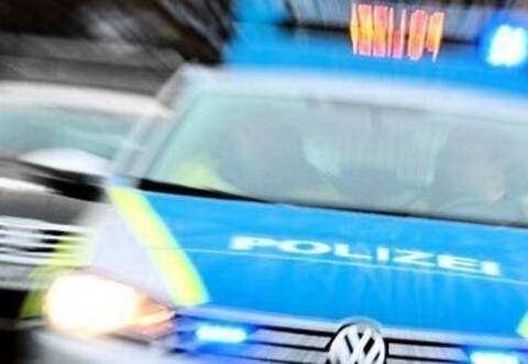 Der alarmierte Rettungsdienst informierte auch die Polizei, weil der 18-Jährige aggressiv auftrat.