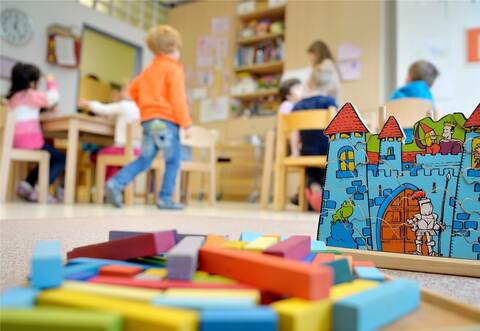 Das Planen mit Zuschussprogrammen für Kindergärten wird in Kommunen immer schwieriger. Foto: Skolimowska/Dpa-Archiv