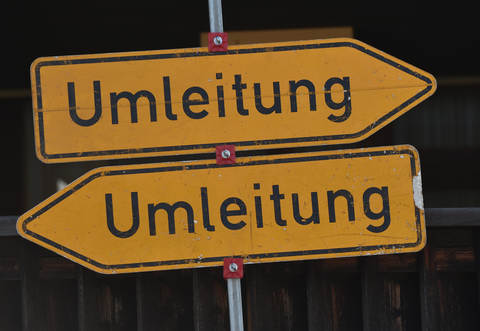 Kabelarbeiten sind der Grund für die frühzeitige Sperrung am Kreisel in Schömberg.