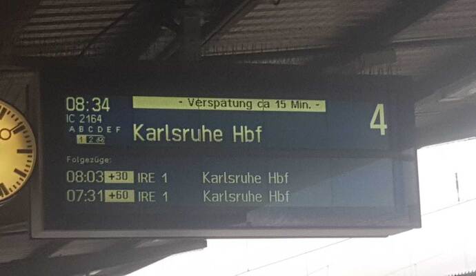 "Ganz nach dem Motto: Alle 30 Minuten fährt (k)ein Zug nach Karlsruhe" - so beschreibt Manuel Lausch sein Foto. "Ganz nach dem Motto: Alle 30 Minuten fährt (k)ein Zug nach Karlsruhe" - so beschreibt Manuel Lausch sein Foto.