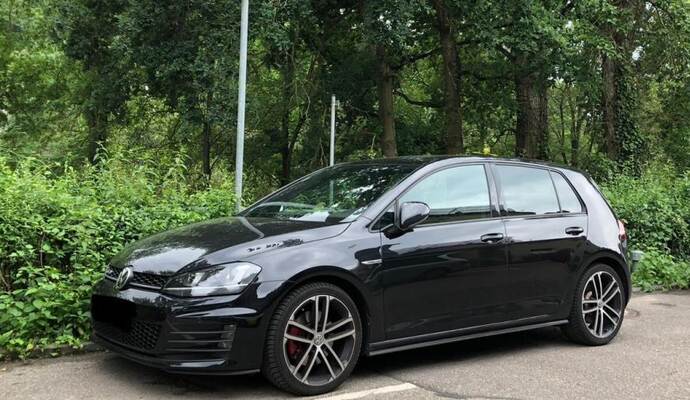 Der Wagen des vermissten Pforzheimers wurde an der Abnobastraße in Pforzheim entdeckt.