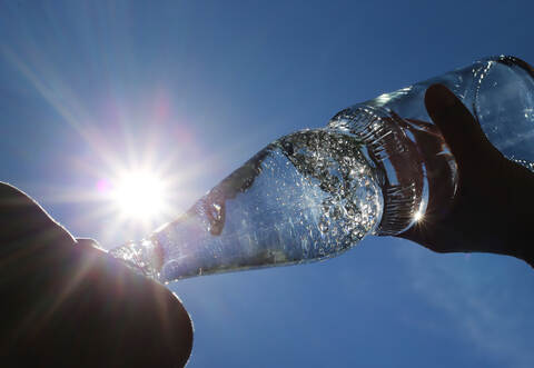 Besonders wichtig an extrem heißen Tagen: Viel trinken!