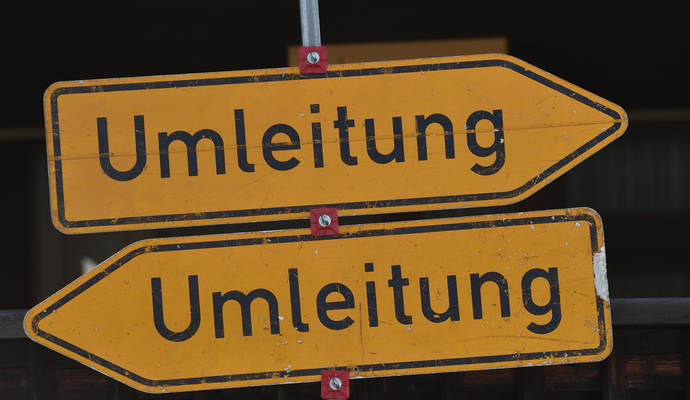 Ärgerlich für jene Pendler, deren üblicher Weg zur Arbeit durch Heimsheim führt: Ab Montag bis voraussichtlich August wird ein Teil der Mönsheimer Straße voll gesperrt. Ärgerlich für jene Pendler, deren üblicher Weg zur Arbeit durch Heimsheim führt: Ab Montag bis voraussichtlich August wird ein Teil der Mönsheimer Straße voll gesperrt.
