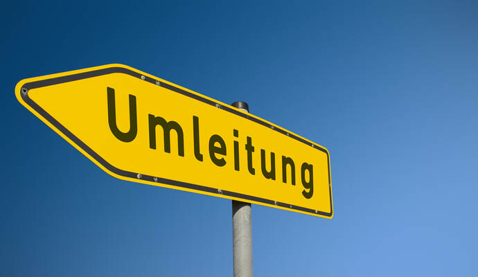 Autofahrer, die auf der B10 von Niefern nach Enzberg wollen, müssen eine Umleitung fahren. Autofahrer, die auf der B10 von Niefern nach Enzberg wollen, müssen eine Umleitung fahren.