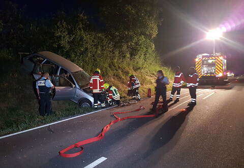 Das Auto landete schließlich im Graben.