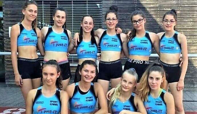 Die erfolgreichen Mädchen der TG Dietlingen, stehend von links: Lena Bürkle, Miriam Elsäßer, Lilly Bayerl, Nele Haller, Alexandra Ruml, Jule Haller. Kniend von links:
Alisa Schwengfelder, Letizia Valles Kienzle, Isabelle Biffel, Jessica Volle. Die erfolgreichen Mädchen der TG Dietlingen, stehend von links: Lena Bürkle, Miriam Elsäßer, Lilly Bayerl, Nele Haller, Alexandra Ruml, Jule Haller. Kniend von links:
Alisa Schwengfelder, Letizia Valles Kienzle, Isabelle Biffel, Jessica Volle.