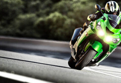 Mit Tempo 199 statt erlaubter 100 Stundenkilometern ist ein Biker über die B294 gerast. Sein Pech: Die Polizei hatte bei Simmersfeld eine Geschwindigkeitskontrolle eingerichtet.