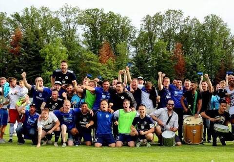 Die Göbricher in Feierlaune.