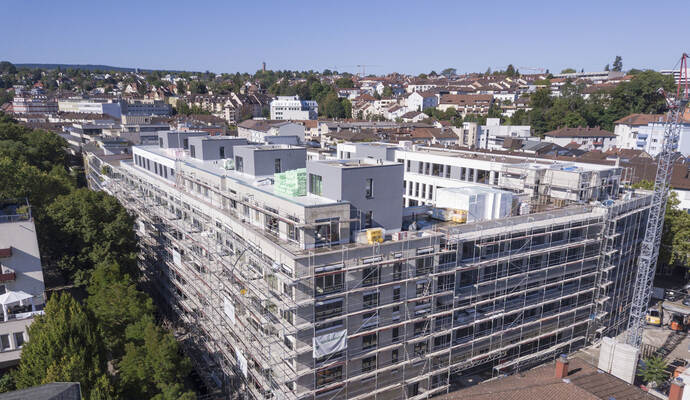 So gewaltig sieht die Baustelle des Sedan-Carrees vom Metzelgraben aus.