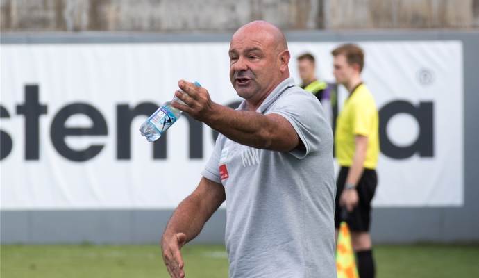Zielwasser gefällig? Michael Wittwer haderte zuletzt mit der Chancenverwertung seiner Spieler. Die ließ auch in der jüngsten Partie gegen den FV Ravensburg zu wünschen übrig.