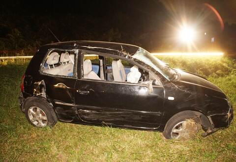 Das Fahrzeug musste geborgen und abgeschleppt werden.
