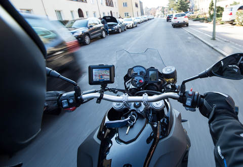 Motorradfahrer sind eine besondere Risikogruppe im Straßenverkehr. Die Unfallzahlen allerdings sinken - mit statistischen Ausreißern – seit Jahren oder bewegen sich auf gleichem Niveau, das niederiger ist als zum Anfang des Jahrhunderts.