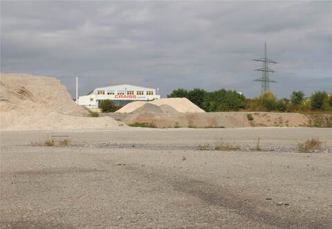 Das Logistikunternehmen Craiss könnte in wenigen Jahren schon den bisherigen Standort verlassen. Das würde neue Möglichkeiten eröffnen. Foto: Lutz